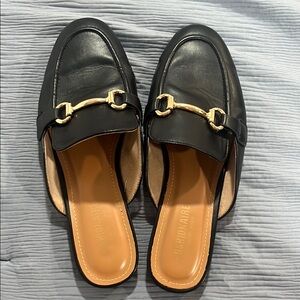 Stylish Black Loafers with Gold Accent
